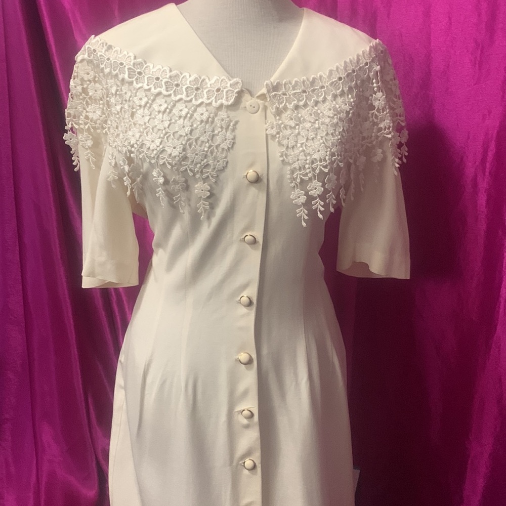 Exquisite Joseph Ribkoff cream button up dress with embroidered trim.3/4…